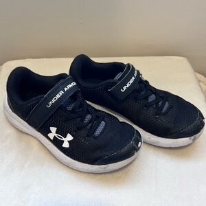 Kids under armourr shoes